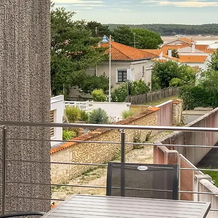 In St-georges-de-didonne Apartment