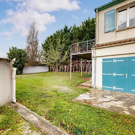 In St-georges-de-didonne Apartment *